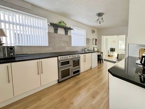Kitchen- click for photo gallery